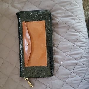 Qrtz clutch alligator print